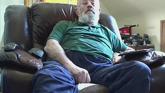 Snapshot of janzer13 chatting on 24, 4, 2026 janzer13 online show from 24, 4, 2026