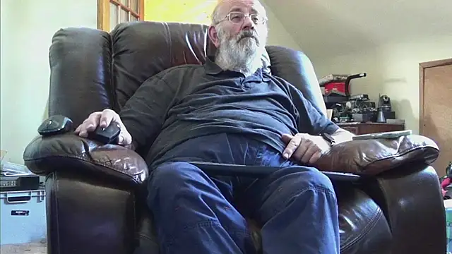 Snapshot of janzer13 chatting on 13, 5, 2026 janzer13 online show from 13, 5, 2026