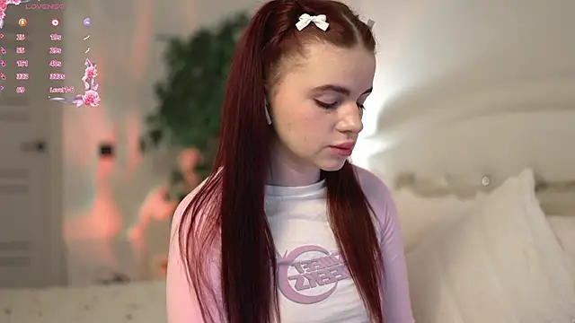 Snapshot of ambershoney chatting on 4, 4, 2026 ambershoney online show from 4, 4, 2026