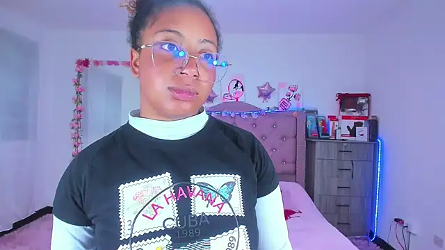 Snapshot of Gabi_Jhons_23 chatting on 9, 9, 2025 Gabi Jhons 23 online show from 9, 9, 2025