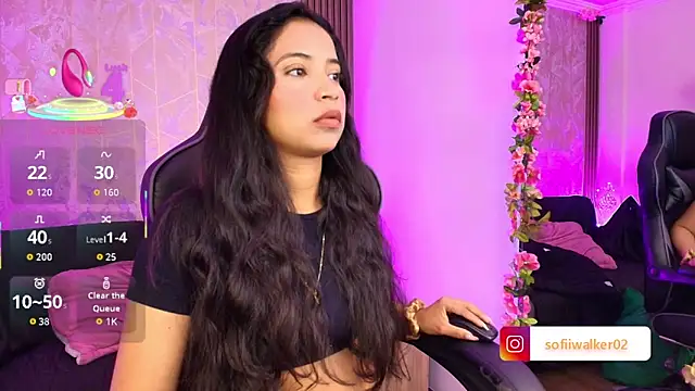 Snapshot of SophiaWalker_1 chatting on 17, 10, 2025 SophiaWalker 1 online show from 17, 10, 2025