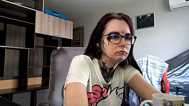 HighelikeGirl online show from 26, 9, 2025