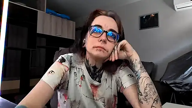 HighelikeGirl online show from 2, 10, 2025