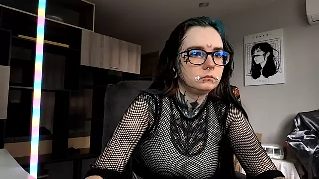 HighelikeGirl online show from 24, 10, 2025