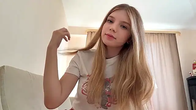 FruityXo online show from 4, 10, 2025