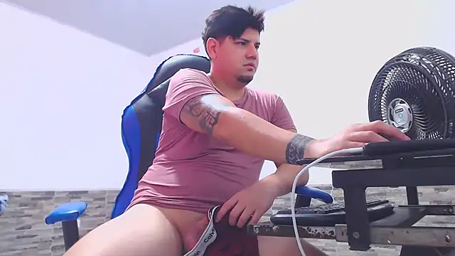 Snapshot of mister_cum1999 chatting on 11, 1, 2026 mister cum1999 online show from 11, 1, 2026