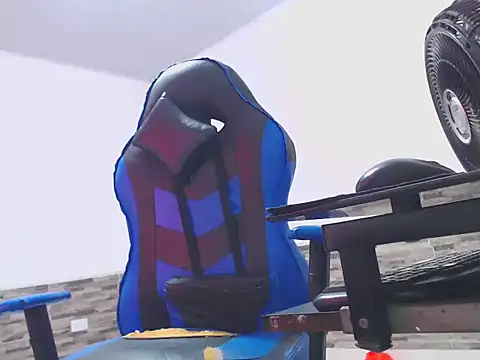 Snapshot of mister_cum1999 chatting on 13, 3, 2026 mister cum1999 online show from 13, 3, 2026