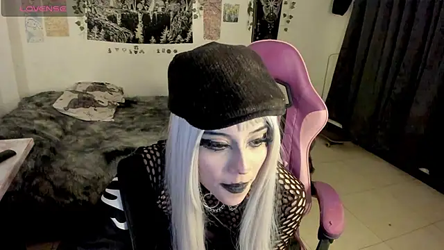 Snapshot of GothKitten666 chatting on 18, 3, 2026 GothKitten666 online show from 18, 3, 2026