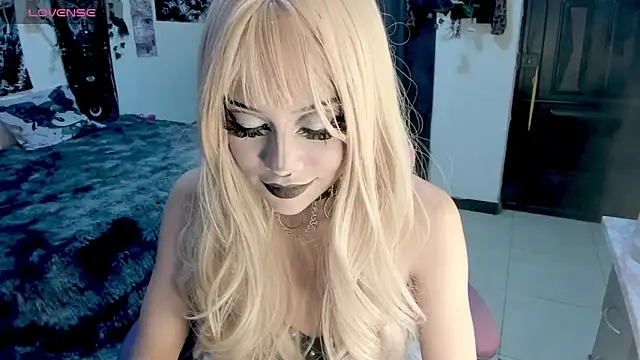 Snapshot of GothKitten666 chatting on 18, 4, 2026 GothKitten666 online show from 18, 4, 2026