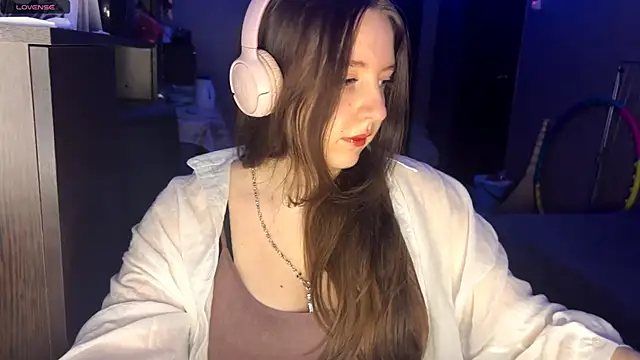 LauretteRagar online show from 24, 11, 2025