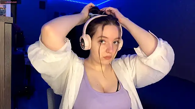 LauretteRagar online show from 4, 12, 2025