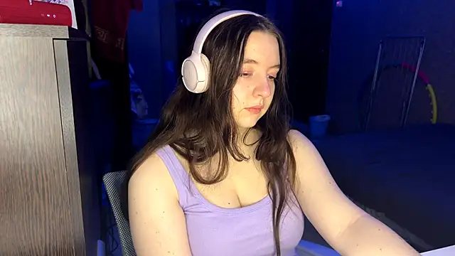 LauretteRagar online show from 15, 12, 2025