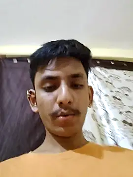 Snapshot of yung_cplz chatting on 18, 10, 2025 yung cplz online show from 18, 10, 2025