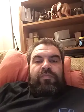 Snapshot of HairypapaK chatting on 8, 4, 2026 HairypapaK online show from 8, 4, 2026