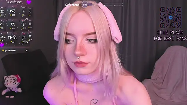 Snapshot of godlikegirlyy chatting on 23, 6, 2026 godlikegirlyy online show from 23, 6, 2026