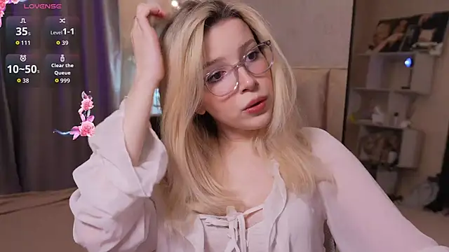 Snapshot of peachii_meow chatting on 17, 4, 2026 peachii meow online show from 17, 4, 2026