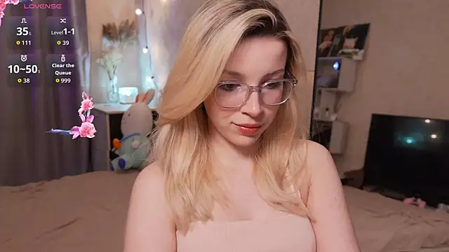 Snapshot of peachii_meow chatting on 18, 4, 2026 peachii meow online show from 18, 4, 2026