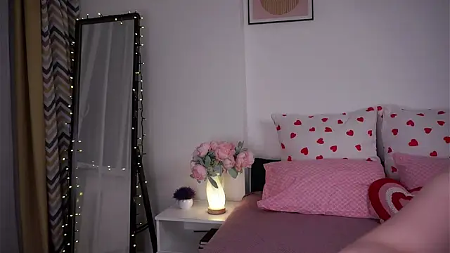 Snapshot of SusannaScholler chatting on 14, 4, 2026 SusannaScholler online show from 14, 4, 2026