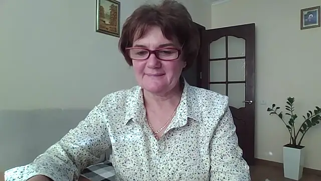 Snapshot of Galina56301 chatting on 18, 9, 2025 Galina56301 online show from 18, 9, 2025