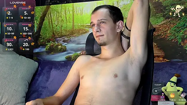 Snapshot of AxelMassimo chatting on 5, 11, 2025 AxelMassimo online show from 5, 11, 2025