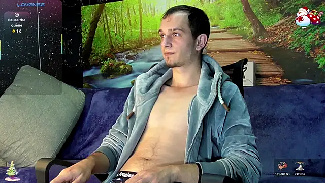 Snapshot of AxelMassimo chatting on 14, 11, 2025 AxelMassimo online show from 14, 11, 2025