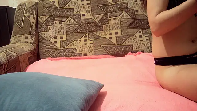 kiss lovely  online show from 18, 2, 2026