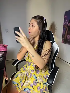 Snapshot of LuluMonroe_Eup chatting on 9, 9, 2025 LuluMonroe Eup online show from 9, 9, 2025