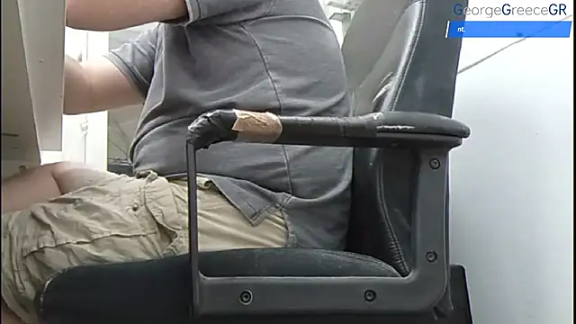 Snapshot of GeorgeGreece2025 chatting on 31, 10, 2025 GeorgeGreece2025 online show from 31, 10, 2025