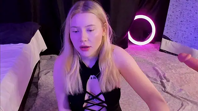 Lillie Berry online show from 3, 12, 2025