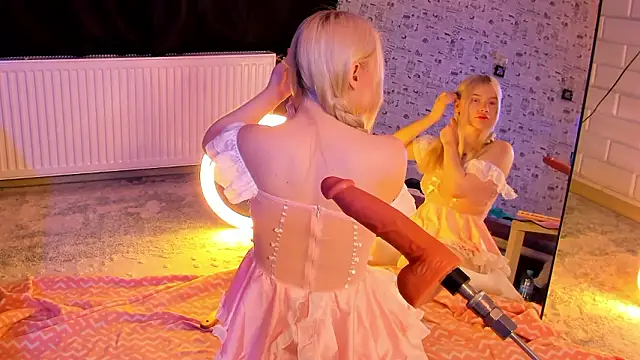 Lillie Berry online show from 22, 2, 2026