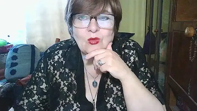 Snapshot of VeronicaGold511 chatting on 5, 10, 2025 VeronicaGold511 online show from 5, 10, 2025