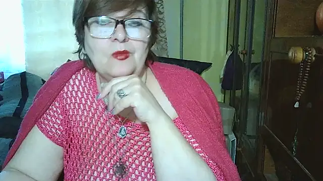 Snapshot of VeronicaGold511 chatting on 8, 10, 2025 VeronicaGold511 online show from 8, 10, 2025