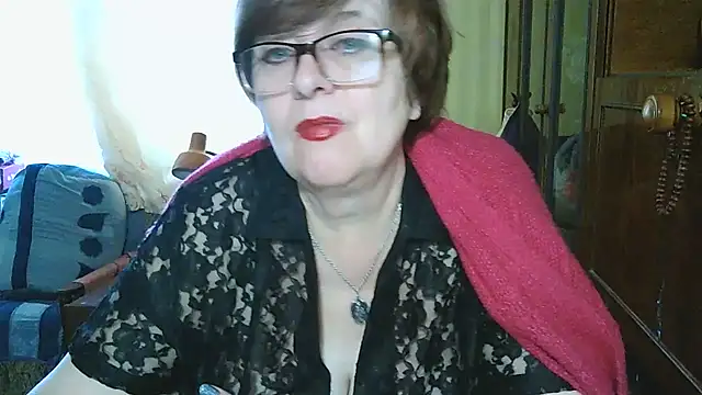 Snapshot of VeronicaGold511 chatting on 12, 10, 2025 VeronicaGold511 online show from 12, 10, 2025