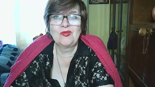Snapshot of VeronicaGold511 chatting on 13, 10, 2025 VeronicaGold511 online show from 13, 10, 2025