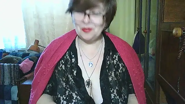 Snapshot of VeronicaGold511 chatting on 18, 10, 2025 VeronicaGold511 online show from 18, 10, 2025