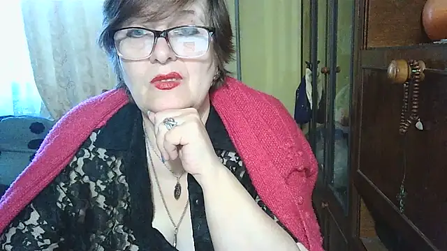 Snapshot of VeronicaGold511 chatting on 19, 10, 2025 VeronicaGold511 online show from 19, 10, 2025