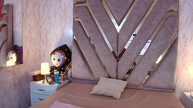 Snapshot of redd_pandaa chatting on 22, 10, 2025 redd pandaa online show from 22, 10, 2025