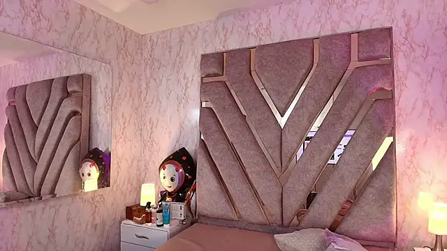 Snapshot of redd_pandaa chatting on 23, 10, 2025 redd pandaa online show from 23, 10, 2025