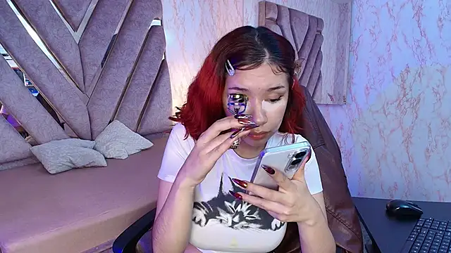 Snapshot of redd_pandaa chatting on 24, 4, 2026 redd pandaa online show from 24, 4, 2026