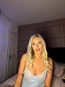 Snapshot of missdaisyukxx chatting on 28, 10, 2025 missdaisyukxx online show from 28, 10, 2025