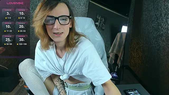 Snapshot of Anjela_Botton chatting on 7, 4, 2026 Anjela Botton online show from 7, 4, 2026