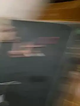 pareja-dispuesta online show from 11, 10, 2025