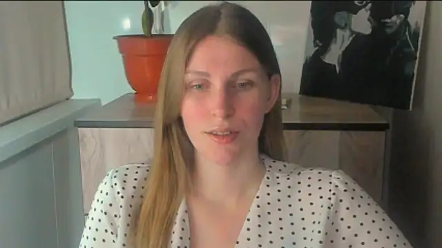 Snapshot of JuliaMuuun chatting on 15, 4, 2026 JuliaMuuun online show from 15, 4, 2026