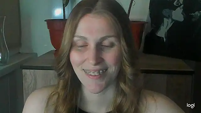 Snapshot of JuliaMuuun chatting on 27, 5, 2026 JuliaMuuun online show from 27, 5, 2026