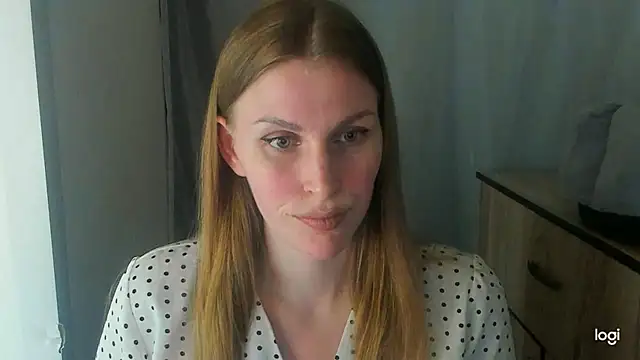 Snapshot of JuliaMuuun chatting on 7, 6, 2026 JuliaMuuun online show from 7, 6, 2026