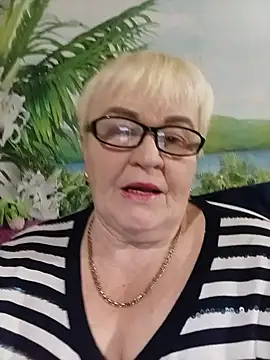 VioletSweet5566 online show from 5, 12, 2025