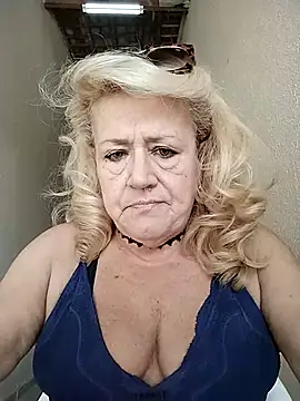 Snapshot of Belladama61 chatting on 16, 9, 2025 Belladama61 online show from 16, 9, 2025