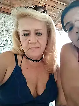 Snapshot of Belladama61 chatting on 6, 10, 2025 Belladama61 online show from 6, 10, 2025