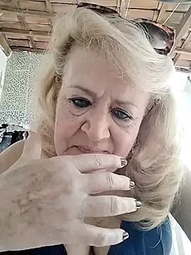 Snapshot of Belladama61 chatting on 13, 10, 2025 Belladama61 online show from 13, 10, 2025