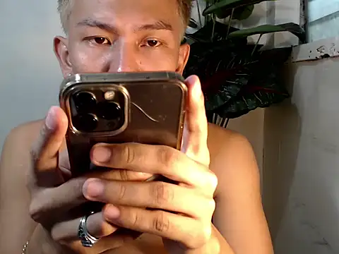 Snapshot of RalfAsian25 chatting on 17, 9, 2025 RalfAsian25 online show from 17, 9, 2025